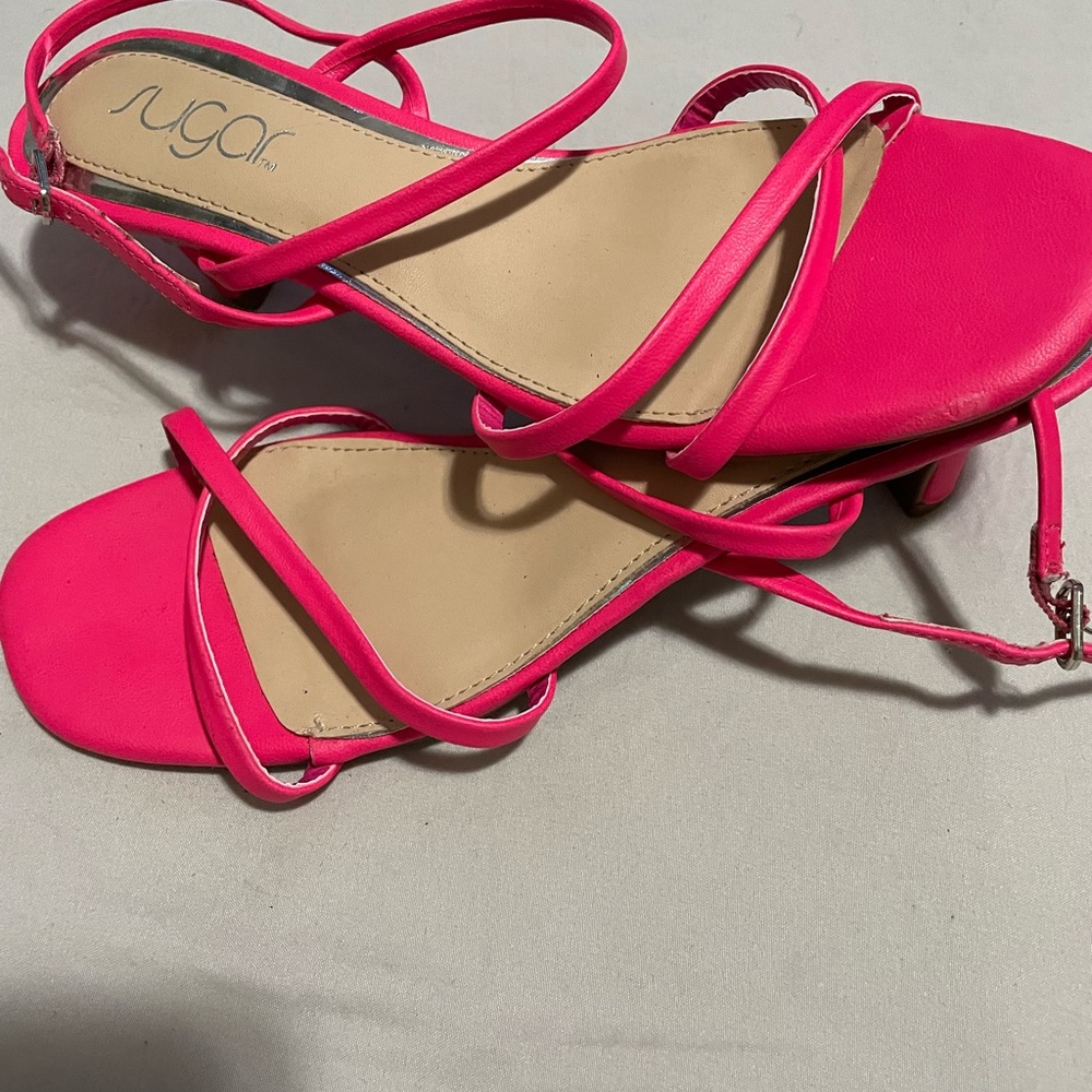 💞HOT PINK SUGAR KITTY HEELS💞